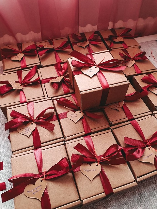 Пример свечей среднего ценового сегмента. Источник: сайт мастерской Patronus