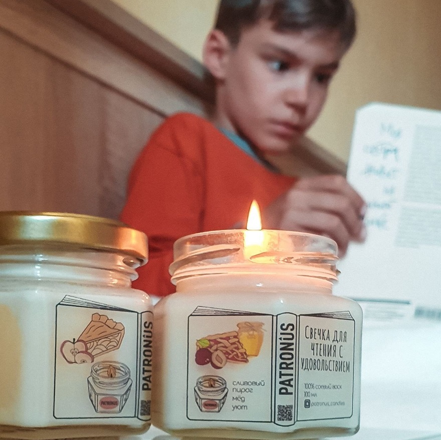 Свечи с детско-родительской тематикой. Фото предоставлено мастерской Patronus